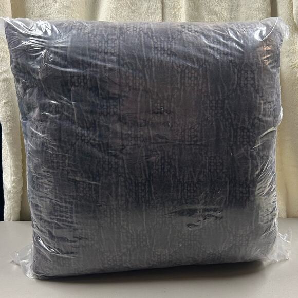 Pottery Barn Velvet Lattice Handcrafted Quilt King California King NEW - Picture 3 of 6